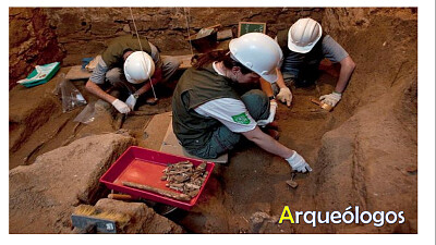 Arqueólogos