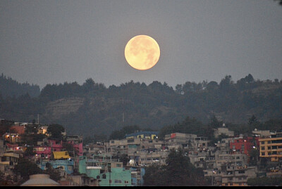 פאזל של Luna rosa