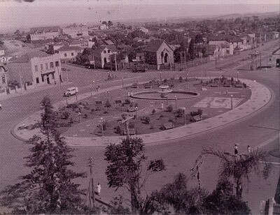 Vista parcial de Erechim em 1955. Praça da Bandeir