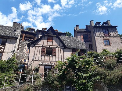 Le chateau de Belcastel Le village