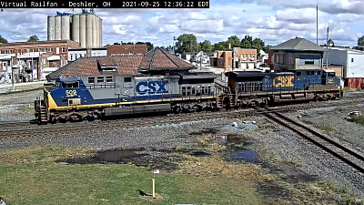 CSX-594, CSX-509 eastbound on their lone crossing