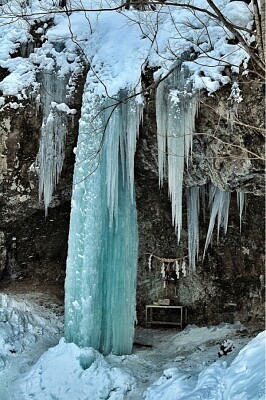 Frozen waterfall jigsaw puzzle