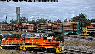 Log train pulled by HOG-2124   HOG-2125 at Cordele,GA/USA
