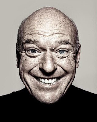 פאזל של Dean Norris finds the Funny