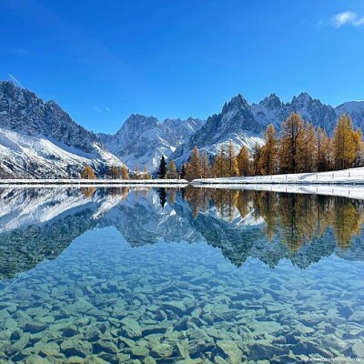 Chamonix Reflet montagne sur lac