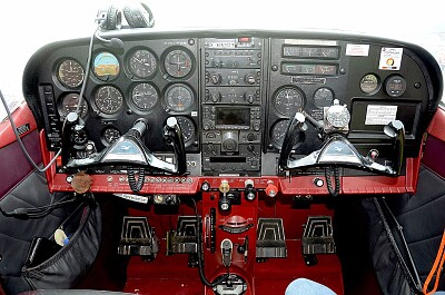 פאזל של Cockpit of Cessna 182M Skylane