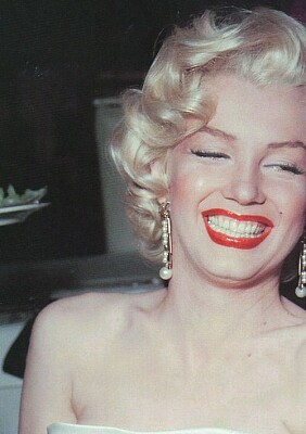 MARILYN IN LOVE