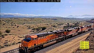 BNSF-3737, BNSF-9297, BNSF-6087, BNSF-3792 crossing California desert