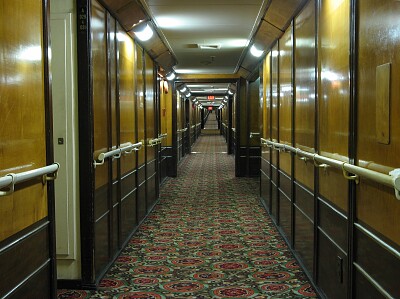 פאזל של Queen Mary Hotel Cabin Corridor