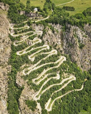 Les Lacets de Montvernier- Savoie jigsaw puzzle