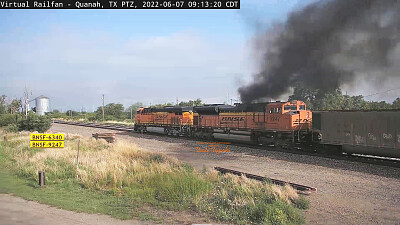 BNSF-6340 leading BNSF-9247 with Turbo  "issues " at Quanah,TX/USA jigsaw puzzle