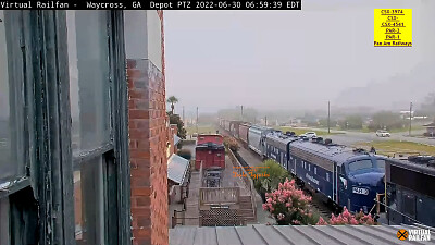 PAR-2 and PAR-1 [Pan Am Railways], at Waycross,GA/USA in the FOG