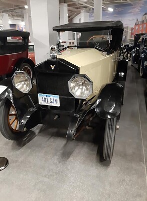פאזל של 1920 Velie Touring Car