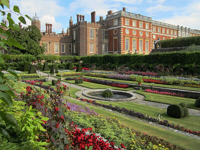 Hampton Court Palace jigsaw puzzle