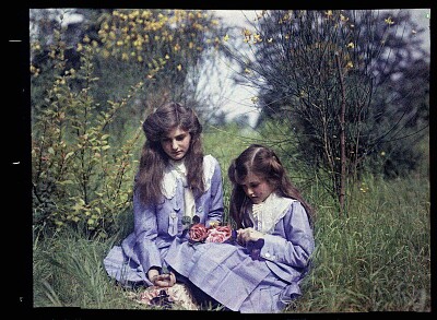 Girls in garden autochrome jigsaw puzzle