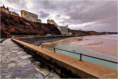 פאזל של Biarritz La Côte des Basques à marée basse