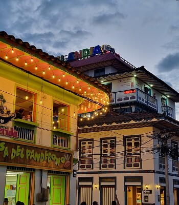 LOS COLORES DEL QUINDIO