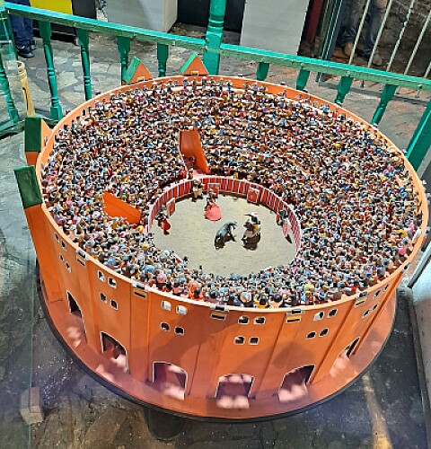 REPLICA DE PLAZA DE TOROS. ZIPAQUIRA
