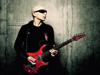 Joe Satriani - Guitarra