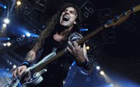 Steve Harris - Bajo